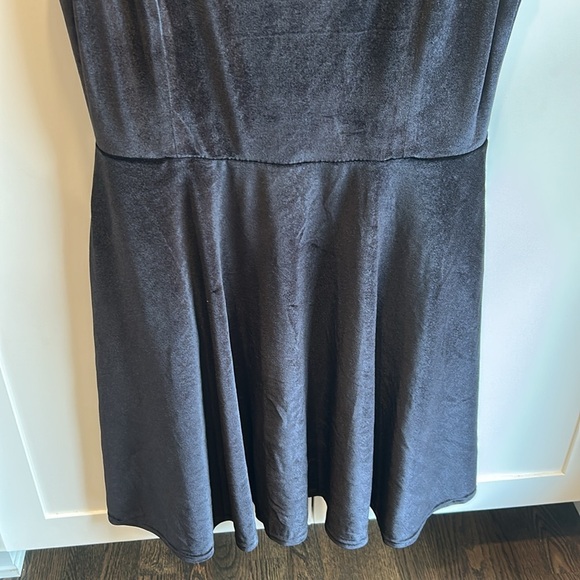 Modcloth Fervour Zesty Festivities Velvet Dress in Onyx Large Sleeveless Pockets - Picture 5 of 16
